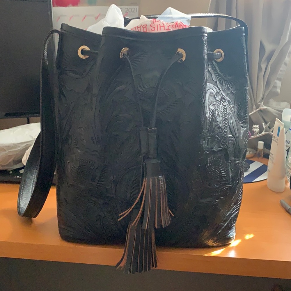 Carolina Crowley Bucket Bag